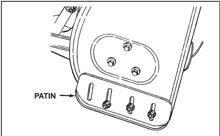 MCCULLOCH LST42C-669 - RÉGLER LES PATINS - 1