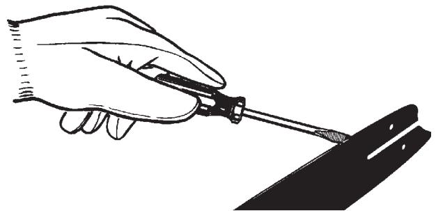MCCULLOCH MCC4516FC - PARALIMPIAR LOS RIELES DE LA BARRA: - 1