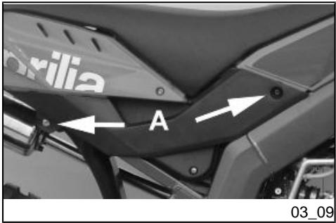 APRILIA RX50 - Hehkutulpan irrotus (03_08) - 4