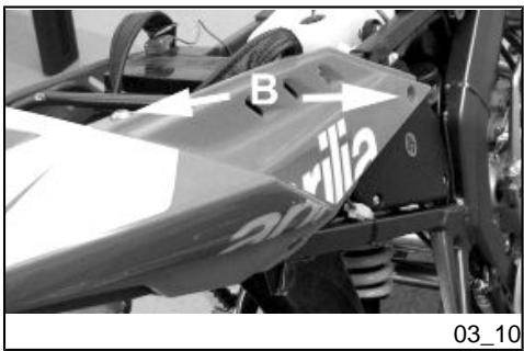 APRILIA RX50 - Hehkutulpan irrotus (03_08) - 5