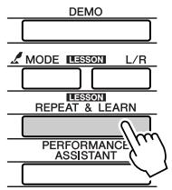 SONY DGX205 - Appuyez sur la touche [LESSON REPEAT &amp; LEARN] (Répétition et apprentissage de leçon) pendant une leçon. - 1