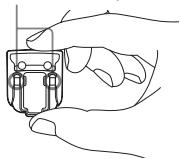 SONY DPF-X95 - Débranchement de l'adaptateur secteur de la prise murale - 2
