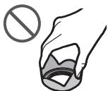 PANASONIC HFS1442AE - Installazione del paraluce (Accessorio in dotazione) - 2