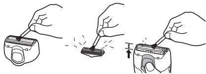 PANASONIC ER-GK40 - Nettoyage avec la brosse - 1