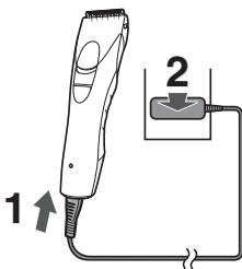 PANASONIC ER-GP30 - Charging the clipper - 1