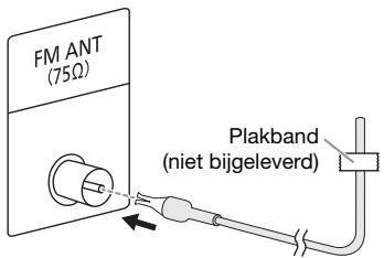 PANASONIC SC-UA7E - Sluit de FM-binnenantenne aan. - 1