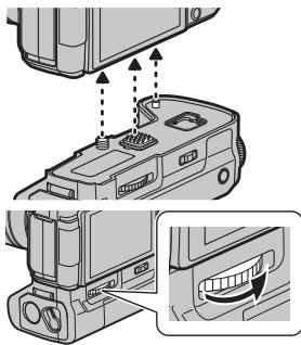 PANASONIC DMW-BGG1E - Mise en place et retrait sur l'appareil photo numérique - 2