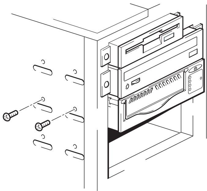 HP STORAGEWORKS ULTRIUM 215 TAPE DRIVE - Où doit se couver la terminaison SCSI ? - 2