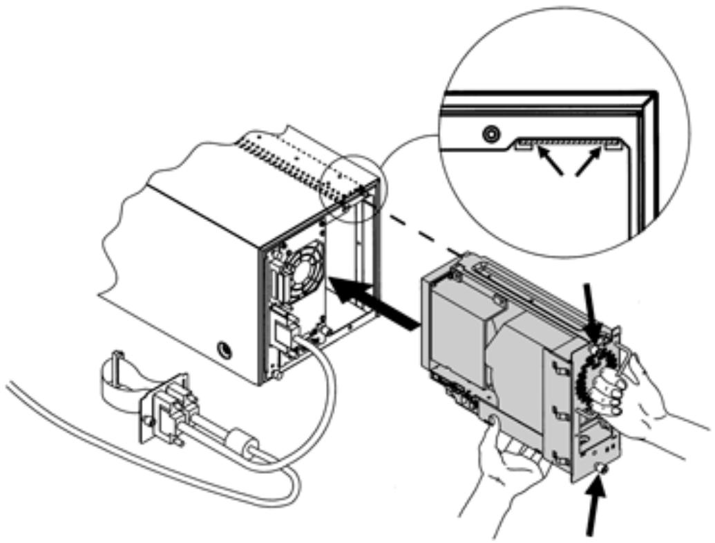 HP SURESTORE 1/9 TAPE AUTOLOADER - Installation d'un module de lecteur - 1