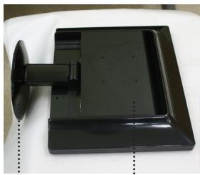 LG W2234S-SN - Démontez le socle - 2