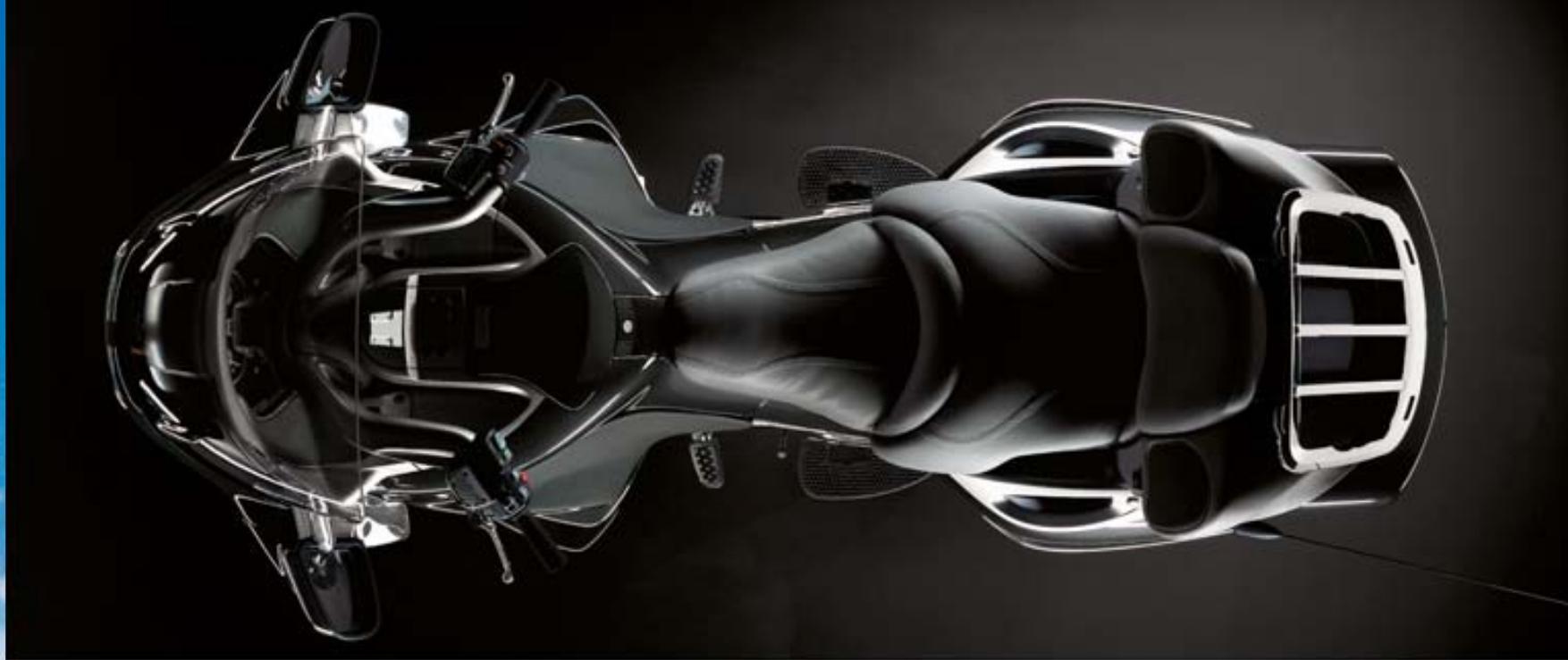 BMW K 1200 LT - Pour être bien habillé, pas besoin de cravate. - 1