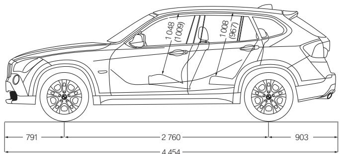 BMW X1 - PLUS DE RANGEMENTS, PLUS DE POSSIBILITÉS. - 12