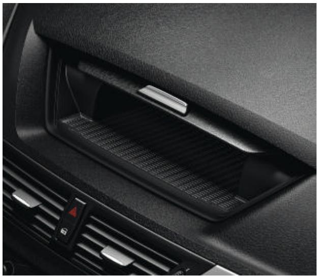 BMW X1 - PLUS DE RANGEMENTS, PLUS DE POSSIBILITÉS. - 1