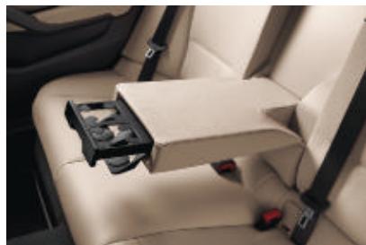 BMW X1 - PLUS DE RANGEMENTS, PLUS DE POSSIBILITÉS. - 9