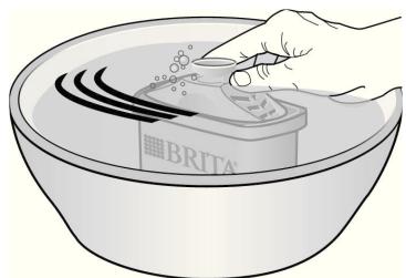 BOSCH THD2021 - FILTRINO - Vorbereiten und Einlagen der BRITA MAXTRA Filterkartusche - 2
