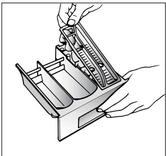 CANDY CNE 128 TV - NETTOYAGE DES BACS - 2