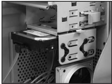 ASUS VENTO 3600 - Installer un disque dur SATA - 1
