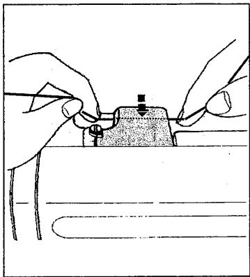 SINGER SYMPHONIE 500 - Confectionner une canette Comment enfiler la machine - 7