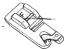 SINGER SYMPHONIE 500 - Pied pour ourlet roulotted - 1