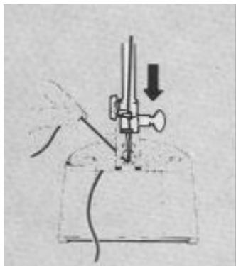 SINGER 367 - Pour faire remonter le fil de la canette : - 1