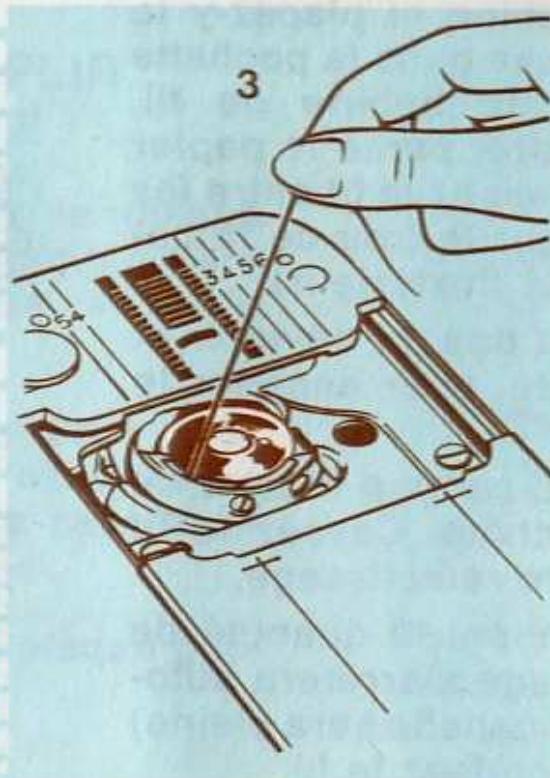 SINGER STARLET 496 - Enfilage du support de canette - 3