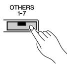 YAMAHA P-140-P-140S - Appuyez plusieurs fois sur la touche [OTHERS] jusqu'à ce que « o 7 » apparaisse à l'écran. - 2