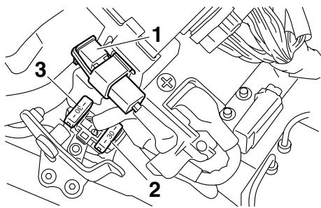 YAMAHA VMAX - Remplacement des fusibles - 1