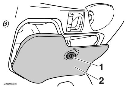 YAMAHA X-CITY 125 - Compartiment de rangement avant - 1
