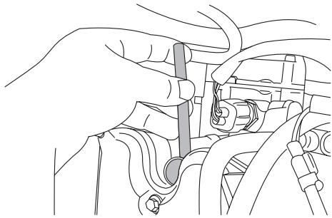 YAMAHA XMAX125-2007 - Dépose de la bougie - 3