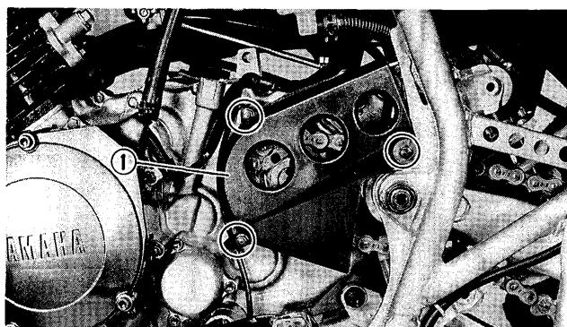 YAMAHA YFM350J - Étapes de remplacement du pignon mené: - 4