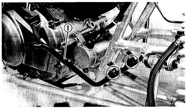 YAMAHA YFM350J - Repose-pied - 1