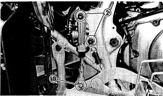 YAMAHA YFM350J - Étapes de la dépose du piston d'étrier: - 1