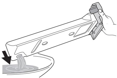 ARTHUR MARTIN ADC68556W - Vidage du bac d'eau de condensation - 3