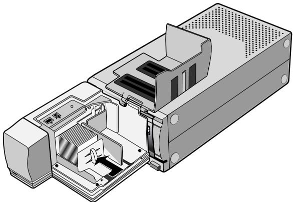 NIKON CHARGEUR 50 DIAPOSITIVES SF-200-S- - Mise en place du chargeur - 2