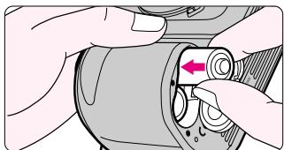NIKON F60 - Installer les piles et vérifier leur tension - 4