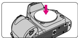 NIKON F60 - Lorsque l'appareil reste inutilisé sans objectif - 1