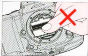 NIKON F90X - CONSEILS D'ENTRETIEN - 1