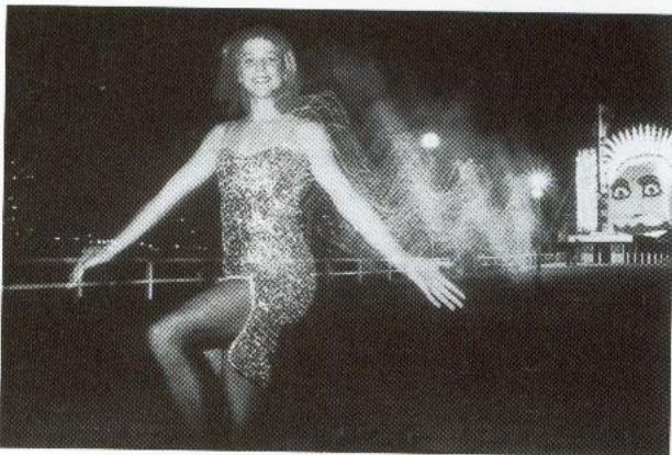 NIKON F90X - POUR CRÉER UN EFFET DE TRAÎNÉE LUMINEUSE NATURELLE- SYNCHRONISATION SUR LE SECOND RIDEAU - 1