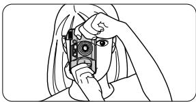 NIKON LITE TOUCH ZOOM 70WS-QD - Maintenez fermement l'appareil. - 2