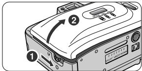 NIKON LITE TOUCH ZOOM 70WS-QD - Ouvrez le dos de l'appareil. - 1