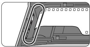 NIKON LITE TOUCH ZOOM 70WS-QD - Ziehen Sie den Filmfang bis zur roten Markierung hersa. - 1
