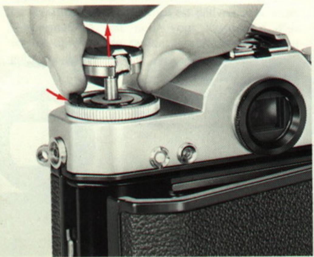 NIKON NIKKORMAT EL - Chargement de l'appareil - 1
