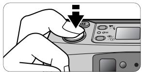 NIKON ONE TOUCH ZOOM 90S-QD - Appuyez légèrement sur le bouton et vérifiez si le témoin vert s'allume. - 1