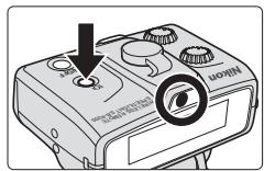 NIKON SB-R200 - Activation ou déactivation de la lampe de direction (illuminateur d'assistance à la mise au point) - 1