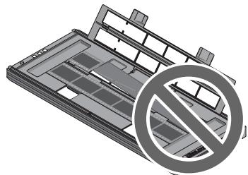 NIKON SUPER COOLSCAN LS-9000 ED - Inserting Film - 2