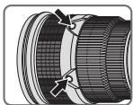 NIKON AF-S NIKKOR 300MM F-2.8G ED VR II - Commutateur de sélection de mise au point et bouton de mise au point (voir p. 48 pour les appareils photo compatibles). - 2