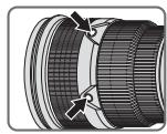NIKON AF-S NIKKOR 300MM F-2.8G ED VR II - Scherpstelselectieknop en scherpstelknop (Zie p. 104 voor compatibile camera's.) - 2