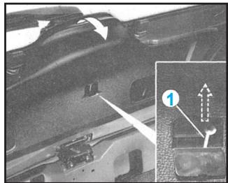 PEUGEOT 206 CC - Commande de secours d'ouverture du coffre (berline) - 1