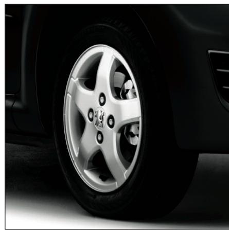 PEUGEOT 107 BLACK AND SILVER - Edition - 4