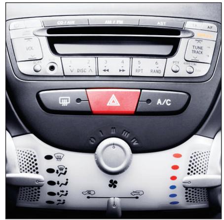 PEUGEOT 107 BLACK AND SILVER - Edition - 5